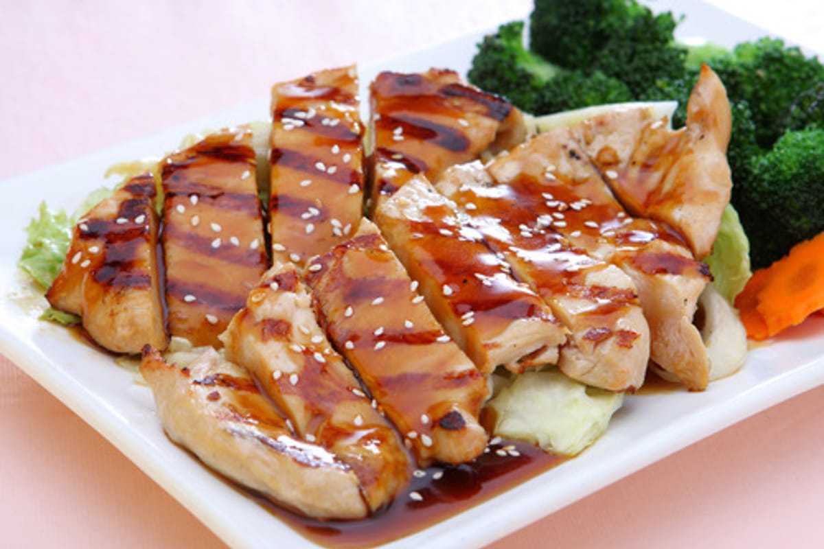Johnny's Asian Bistro atmosphere and seating