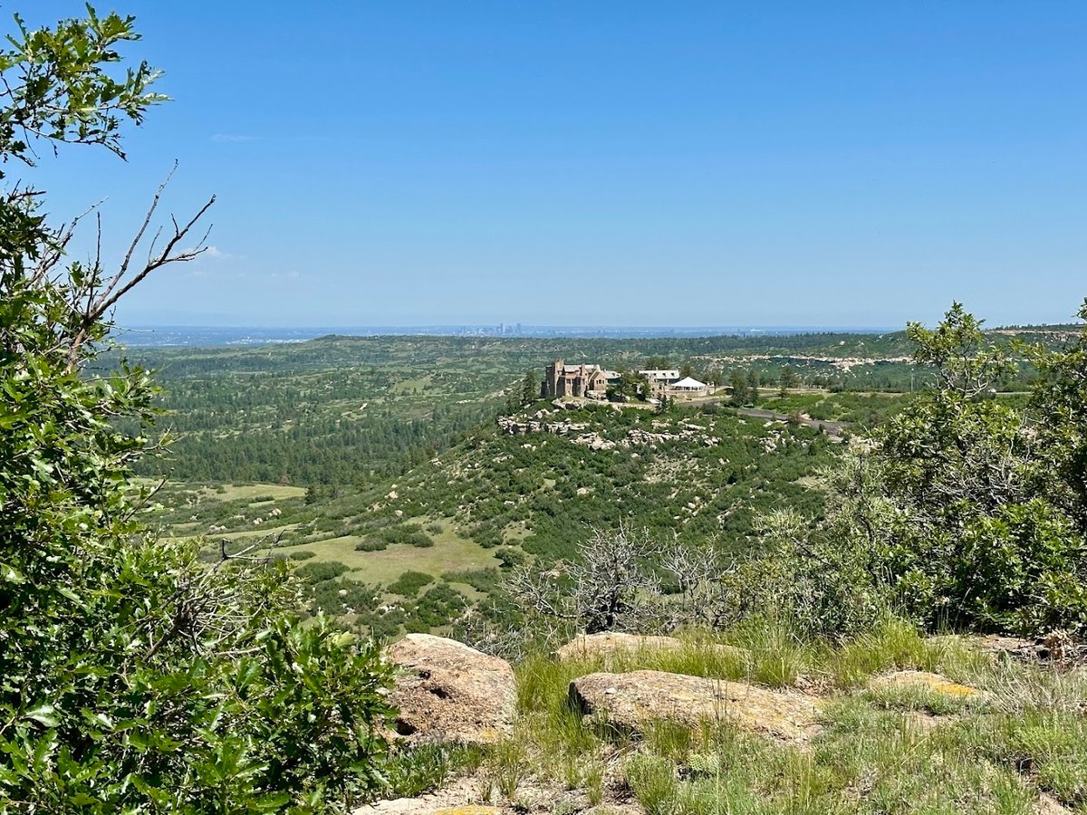 Cherokee Ranch & Castle atmosphere and seating