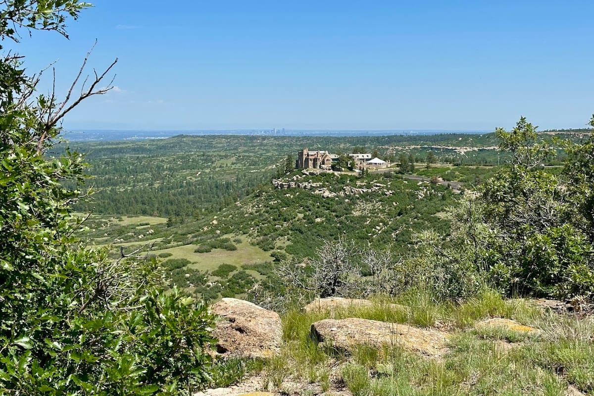 Cherokee Ranch & Castle atmosphere and seating