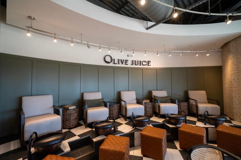 Olive Juice Beauty Bar dining area