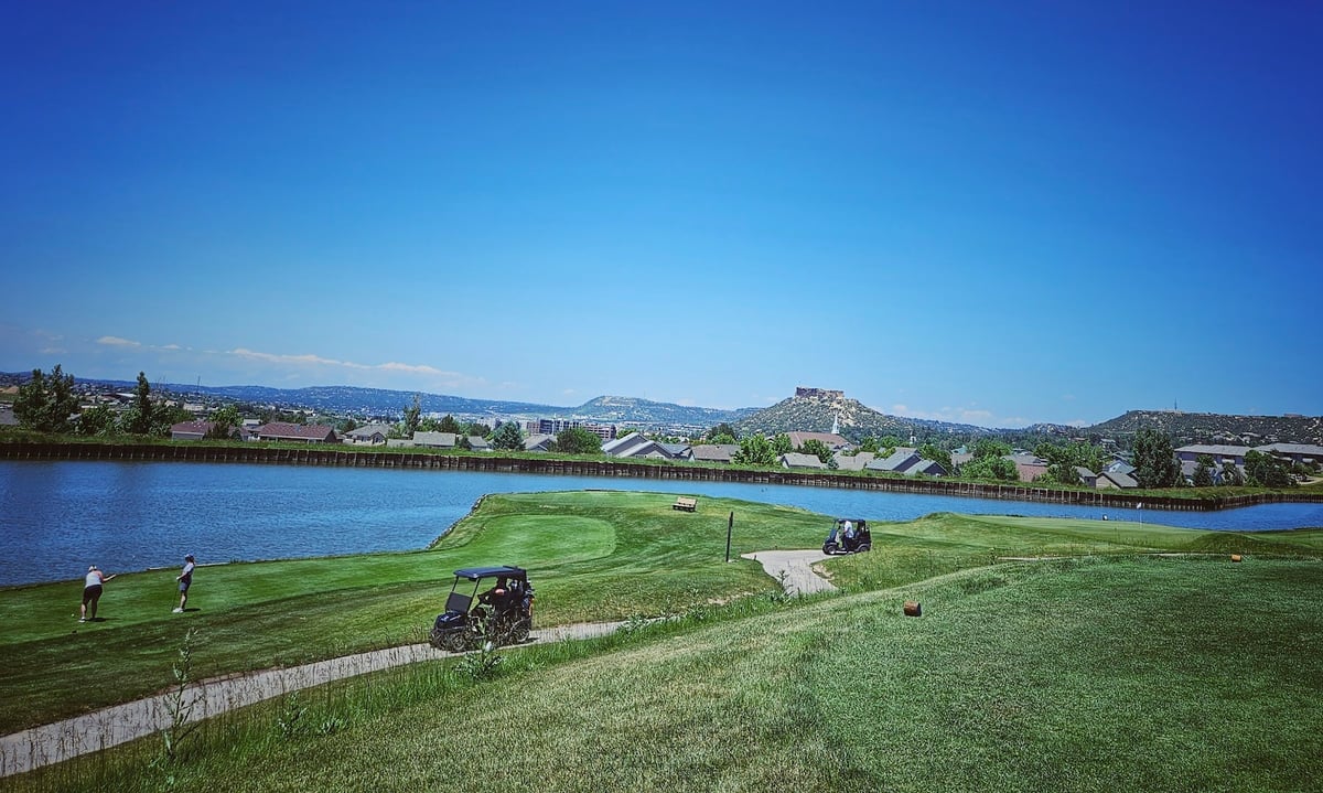 Plum Creek Golf Club atmosphere and seating