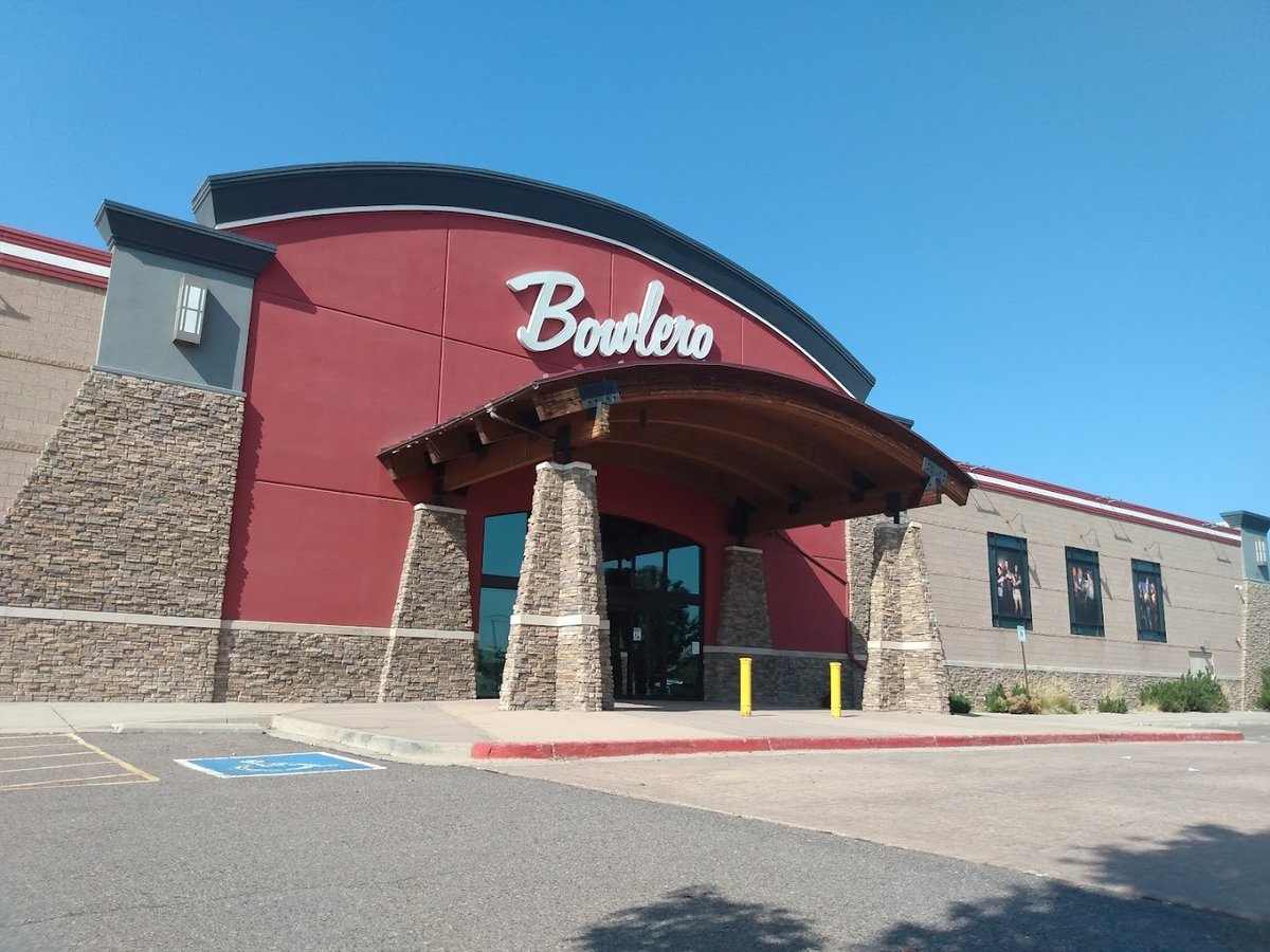 Lucky Strike Lone Tree featured offerings