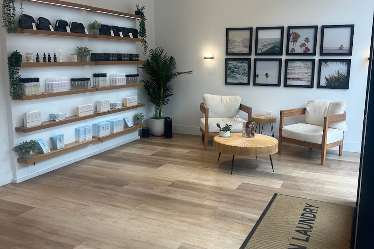 Interior view of Skin Laundry - Park Meadows