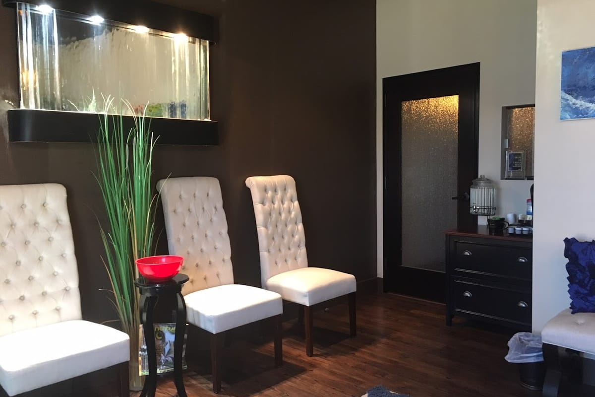 Elements Massage atmosphere and seating
