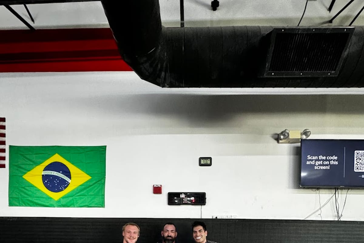 UFC GYM Lone Tree dining area