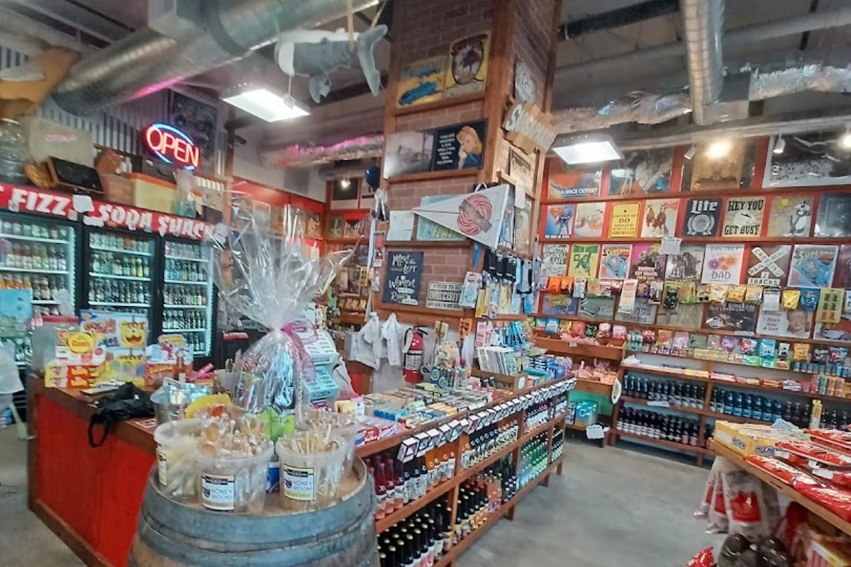 Rocket Fizz Castle Rock atmosphere and seating