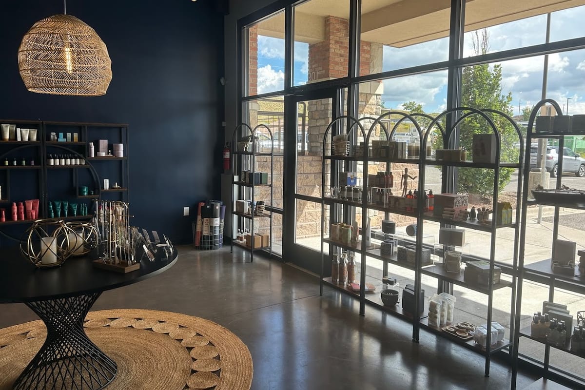Santosha Studios Yoga & Wellness dining area