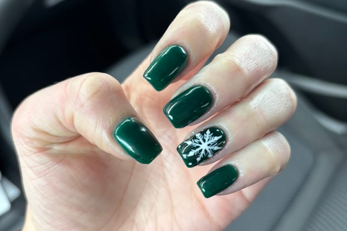 Java Nails and Spa dining area