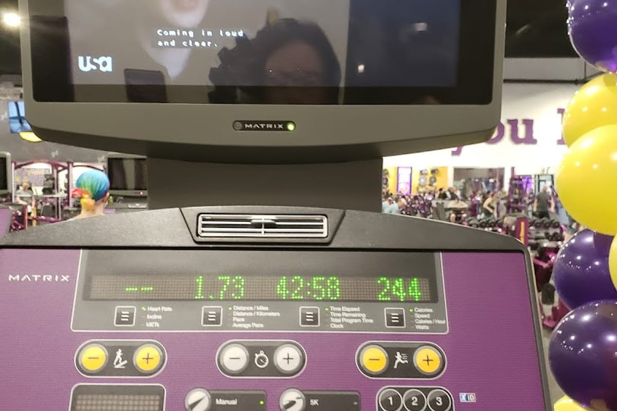 Planet Fitness dining area