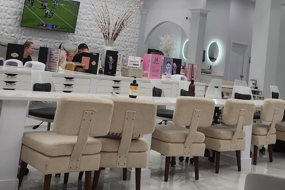 Noire The Nail Bar featured offerings