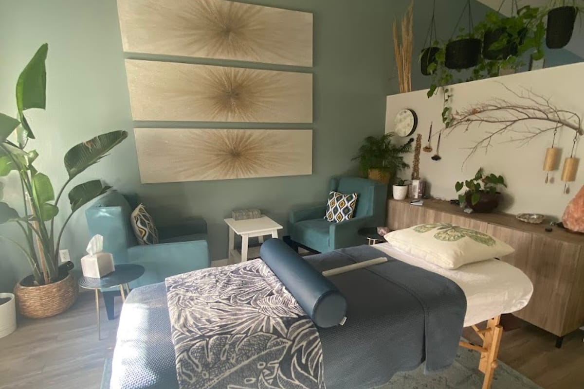 Rooted Soul Awakening - Reiki, Holistic Coaching & Psychic Readings atmosphere and seating