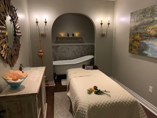 Interior view of Woodhouse Spa - Castle Pines