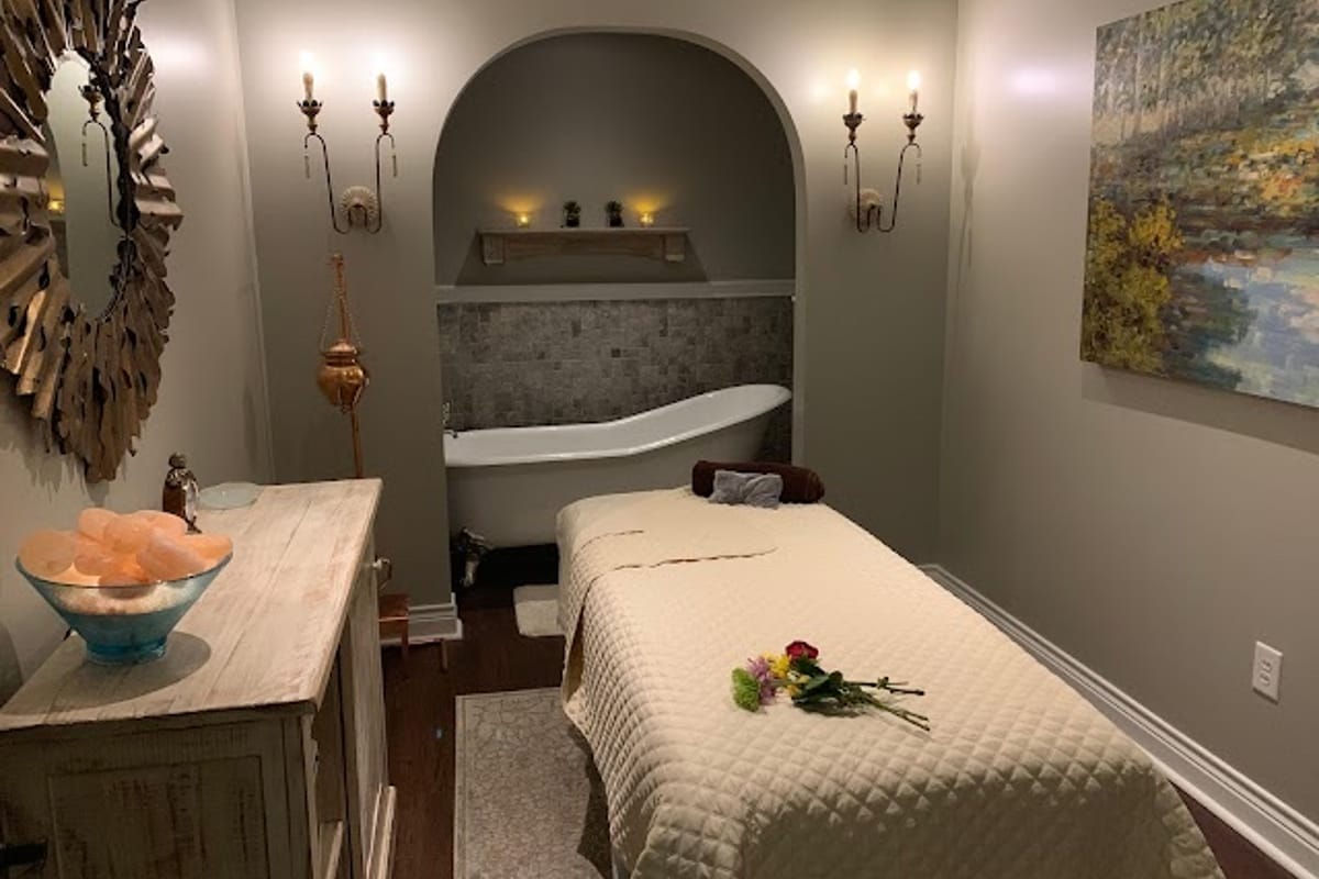 Interior view of Woodhouse Spa - Castle Pines