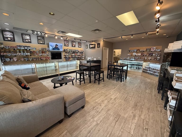 Rocky Mountain Fan Cave atmosphere and seating