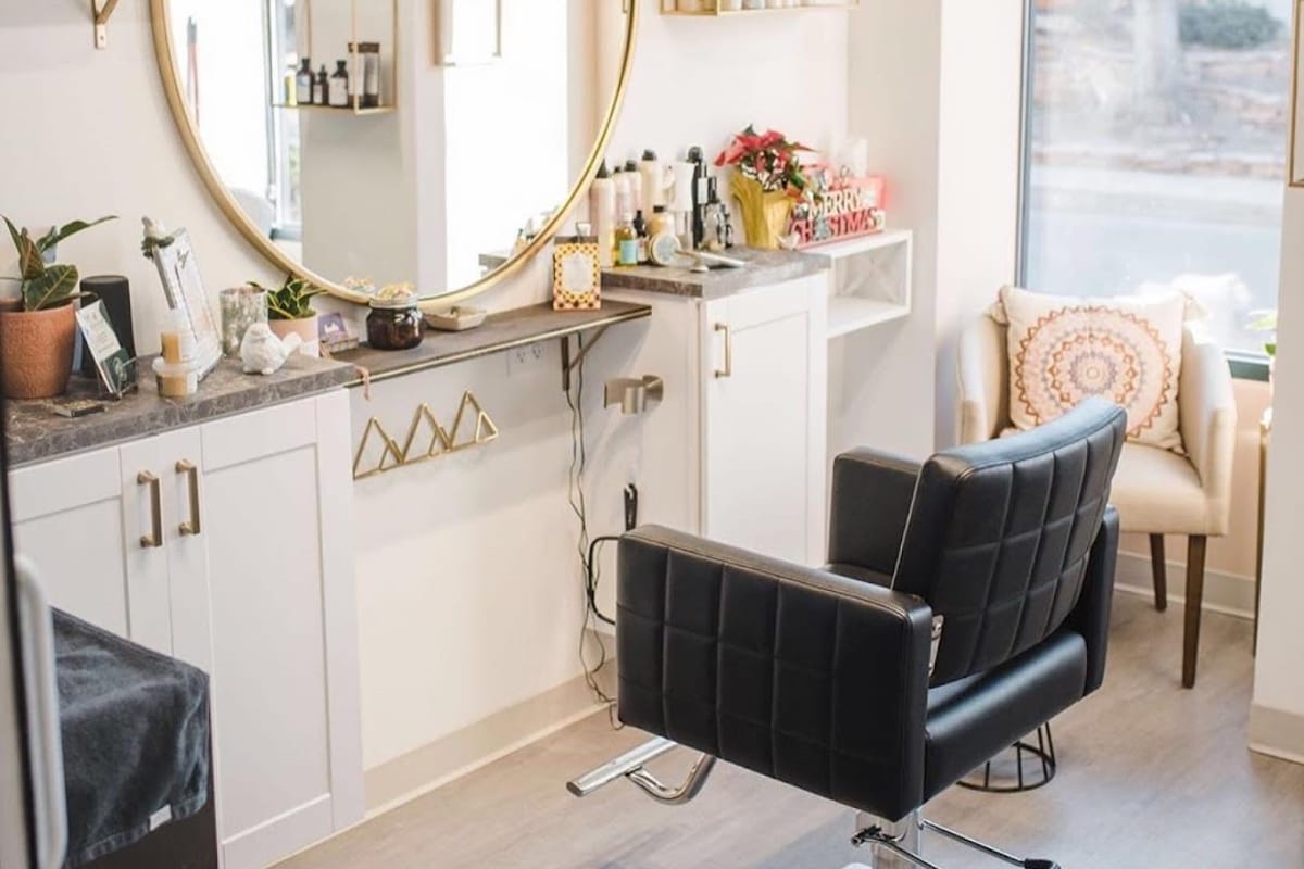 Indie Salons - Luxury Salon Studio Suites - Lone Tree dining area