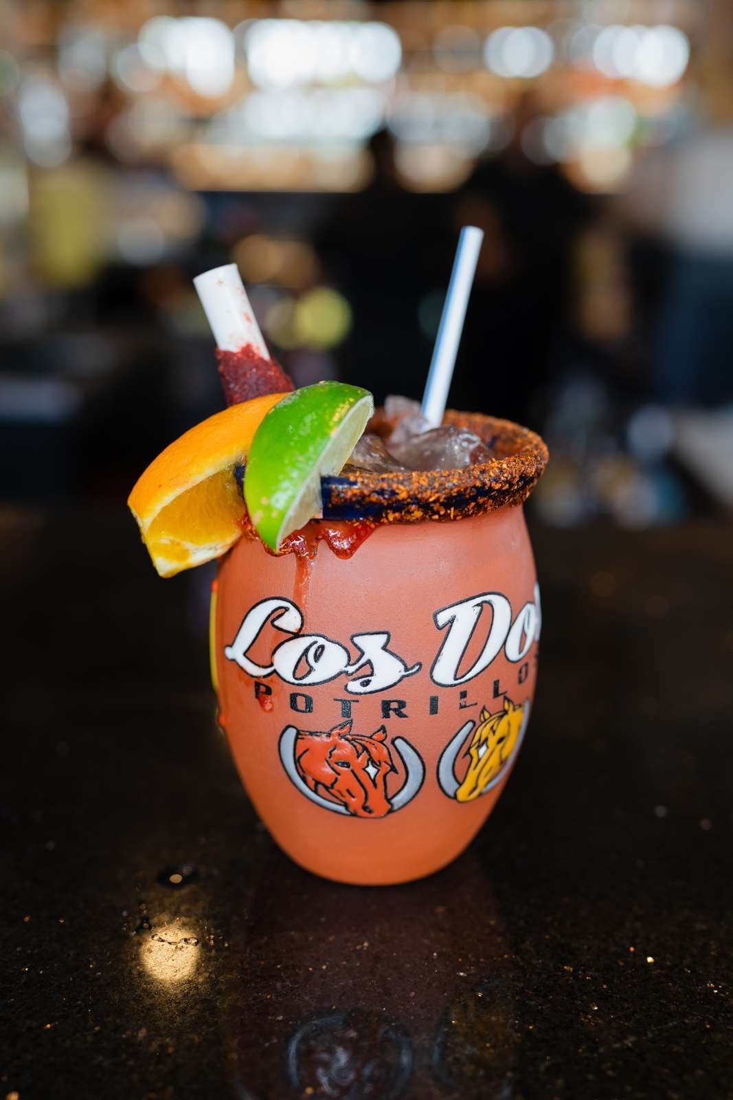 Los Dos Potrillos - Castle Rock atmosphere and seating