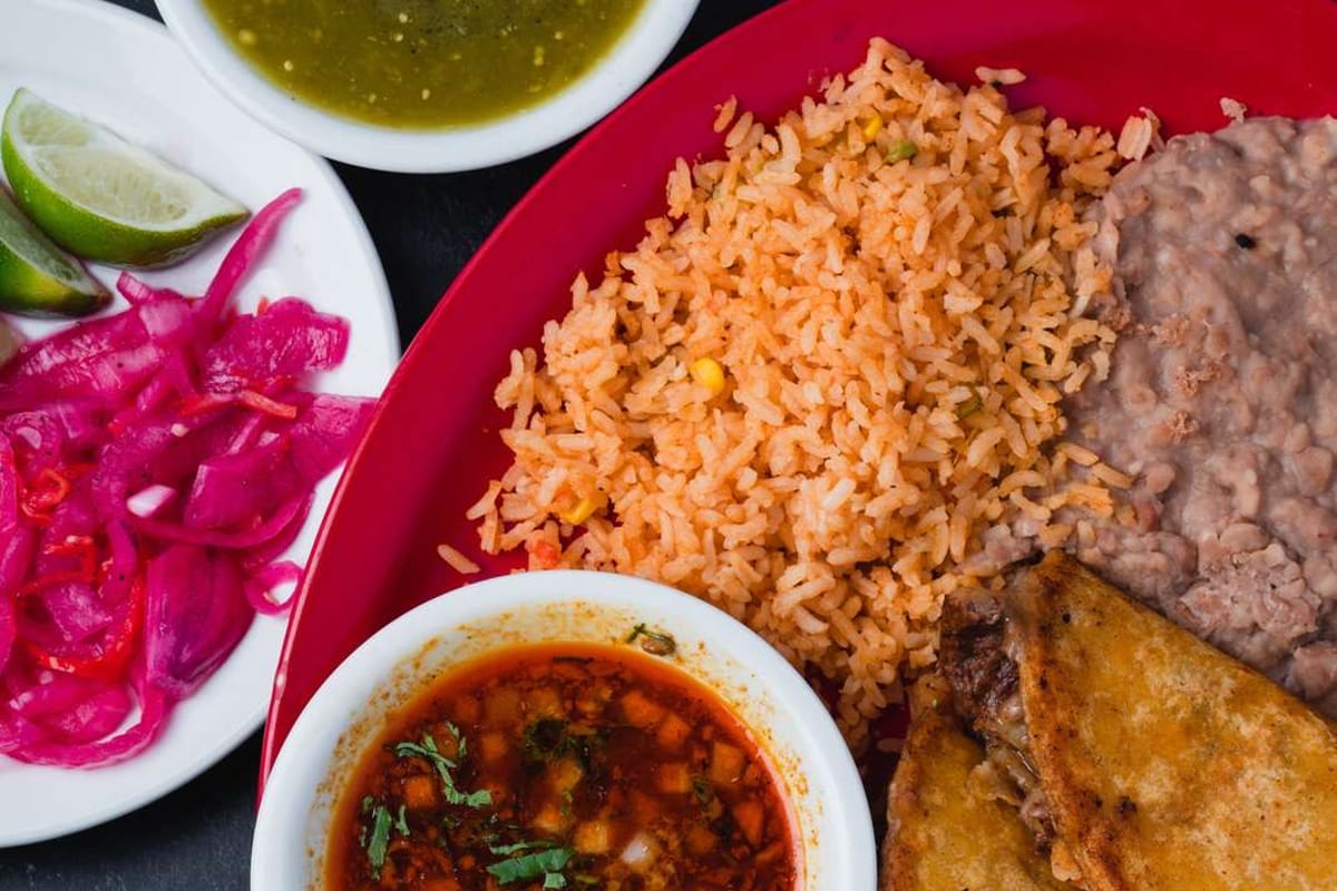 Los Dos Potrillos - Castle Rock featured offerings
