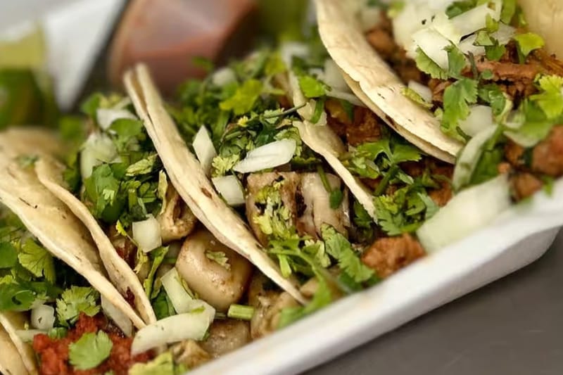 Los Garcia Tacos food truck restaurant in Castle Rock, Colorado
