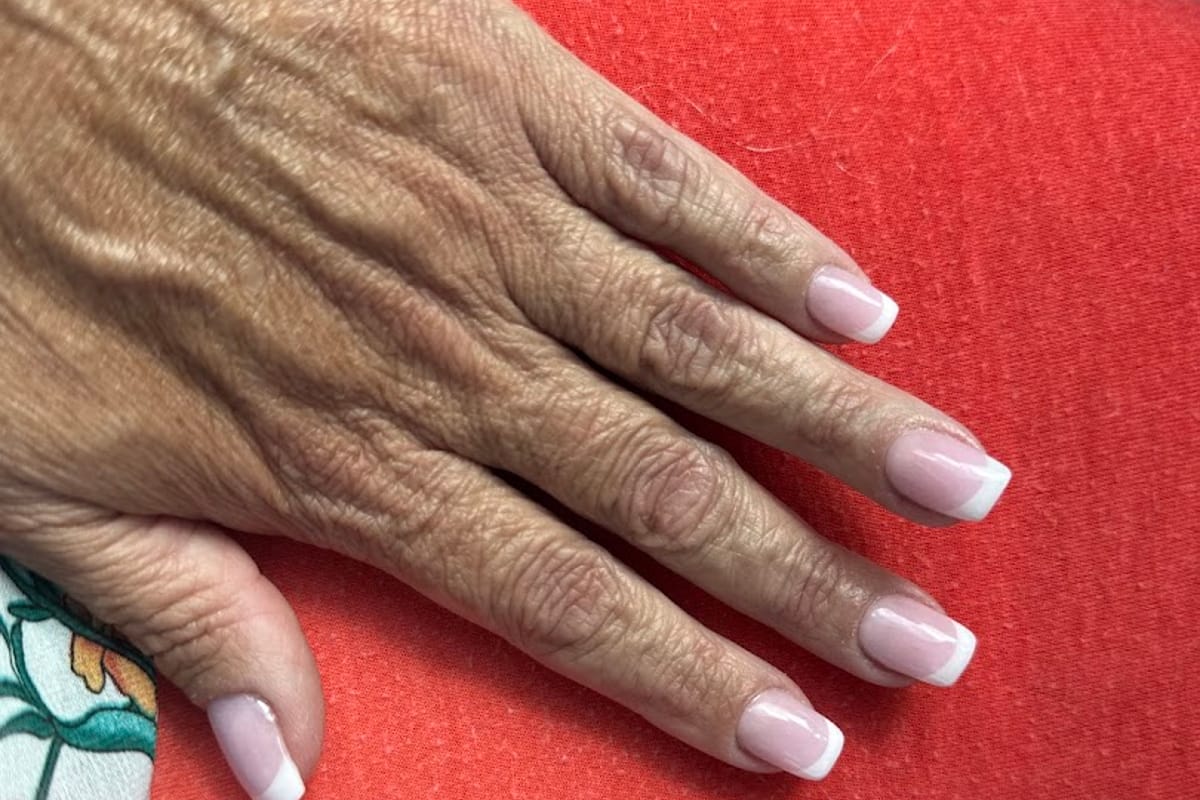 Anthony Vince Nail Spa atmosphere and seating