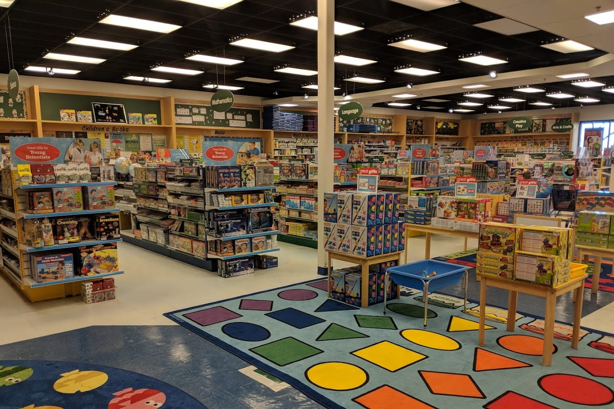 Lakeshore Learning Store atmosphere and seating