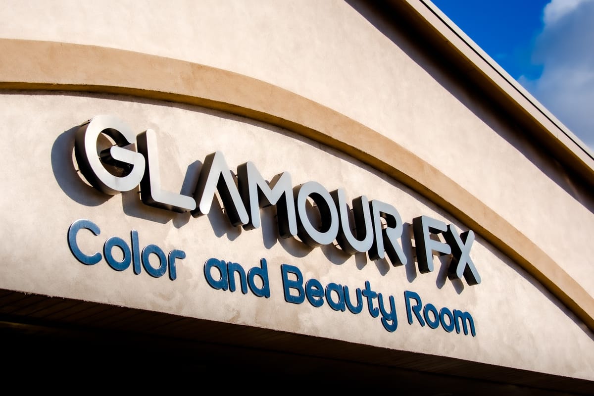 Glamour FX Color and Beauty Room dining area