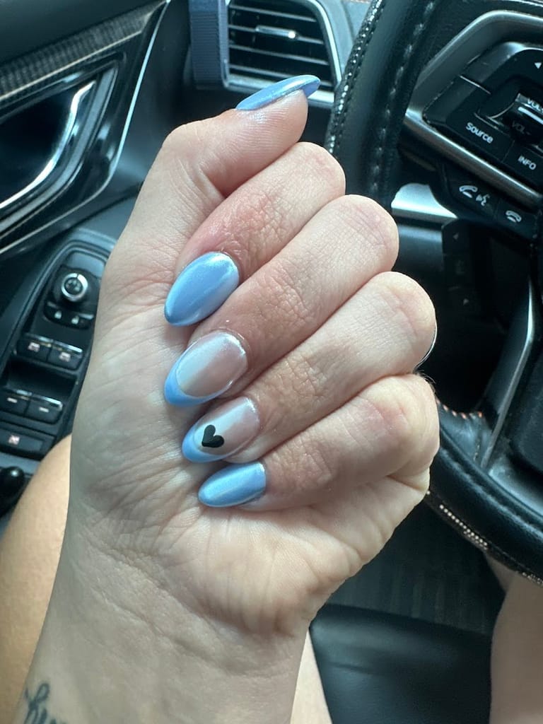 Magic Nails Highlands Ranch atmosphere and seating