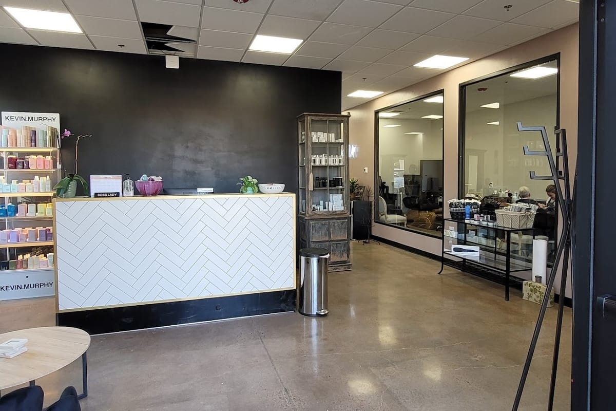 Lure Salon Lone Tree dining area