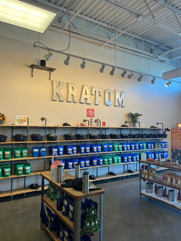 Laughing Lion Kratom & CBD & Kava - Castle Rock atmosphere and seating