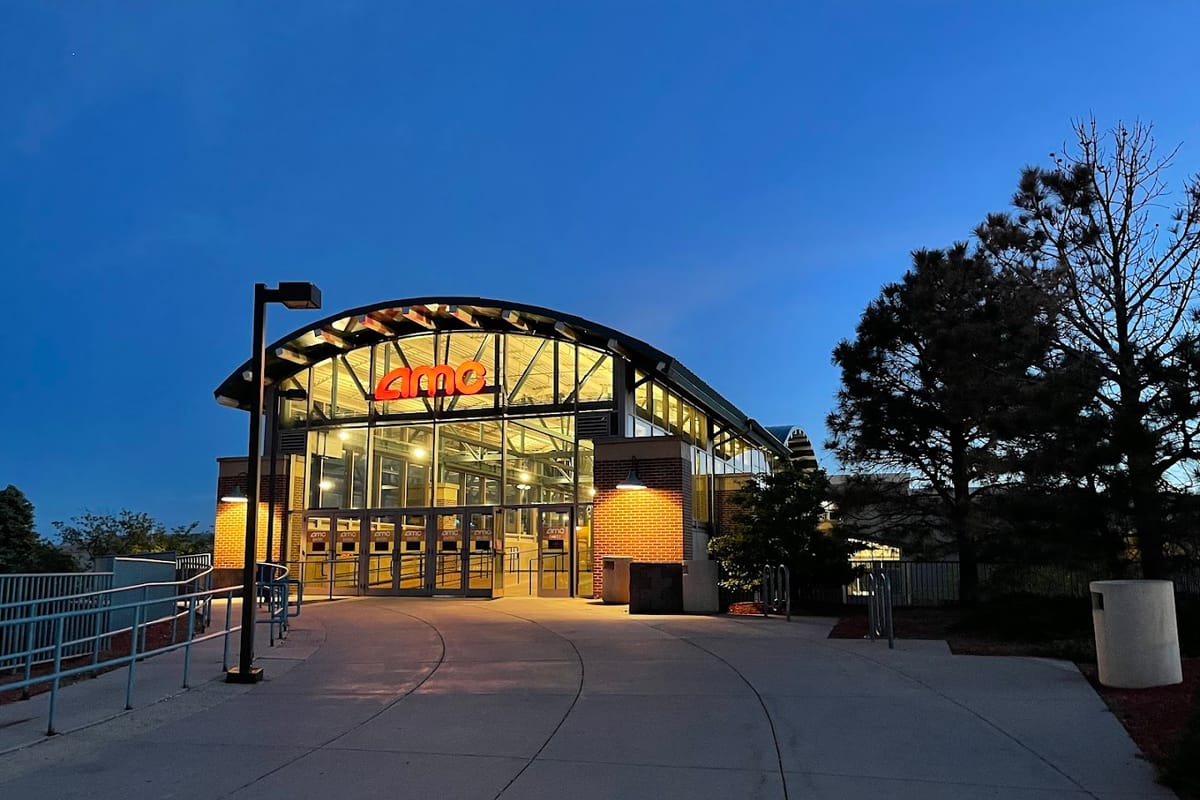 AMC Highlands Ranch 24 atmosphere and seating
