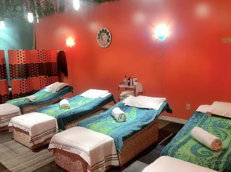 Coco Massage atmosphere and seating