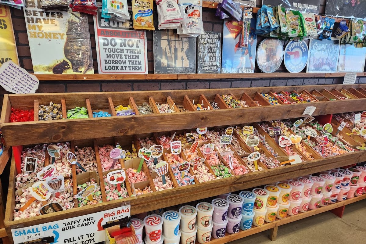 Rocket Fizz Parker dining area