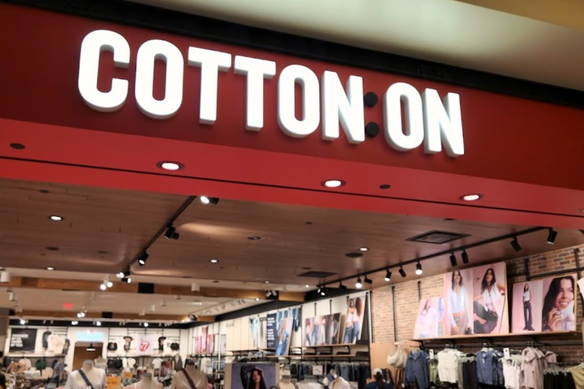 Cotton On Park Meadows atmosphere and seating