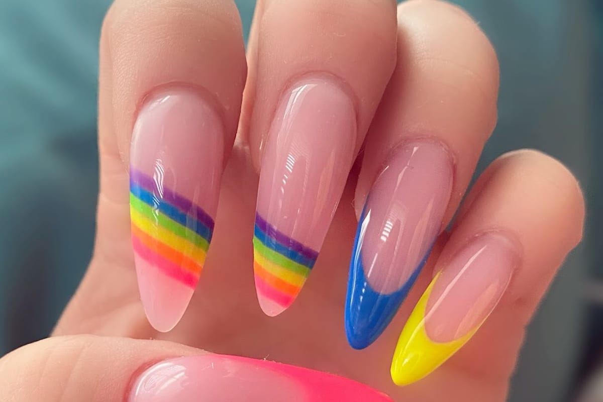 NAILFLAUNT dining area