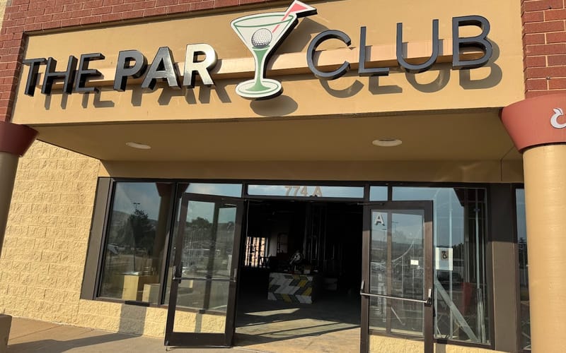 The Par Club indoor golf simulator bar storefront in Castle Rock, Colorado
