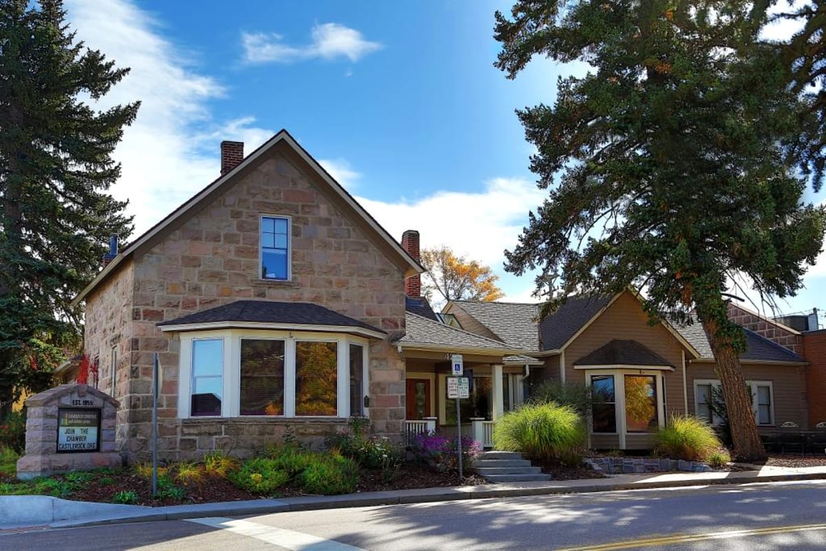 Castle Rock Chamber of Commerce Visitors Center atmosphere and seating