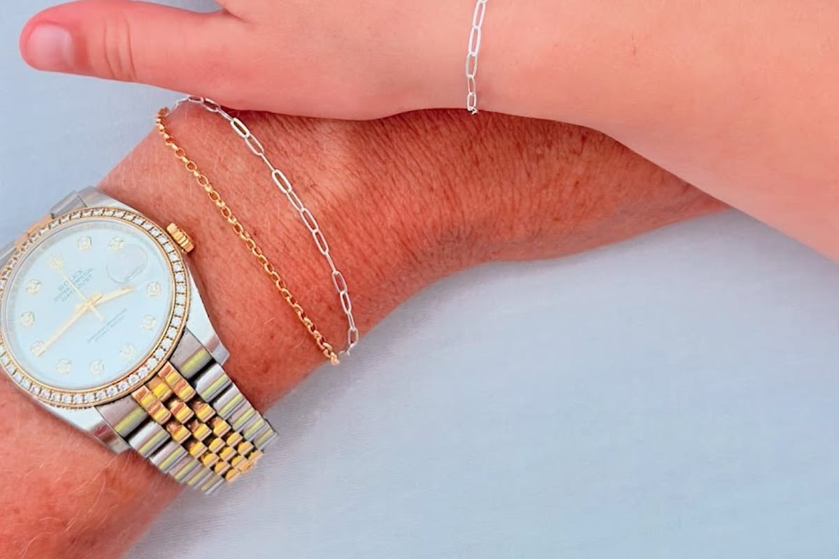 Mile High Linked | Permanent Jewelry dining area