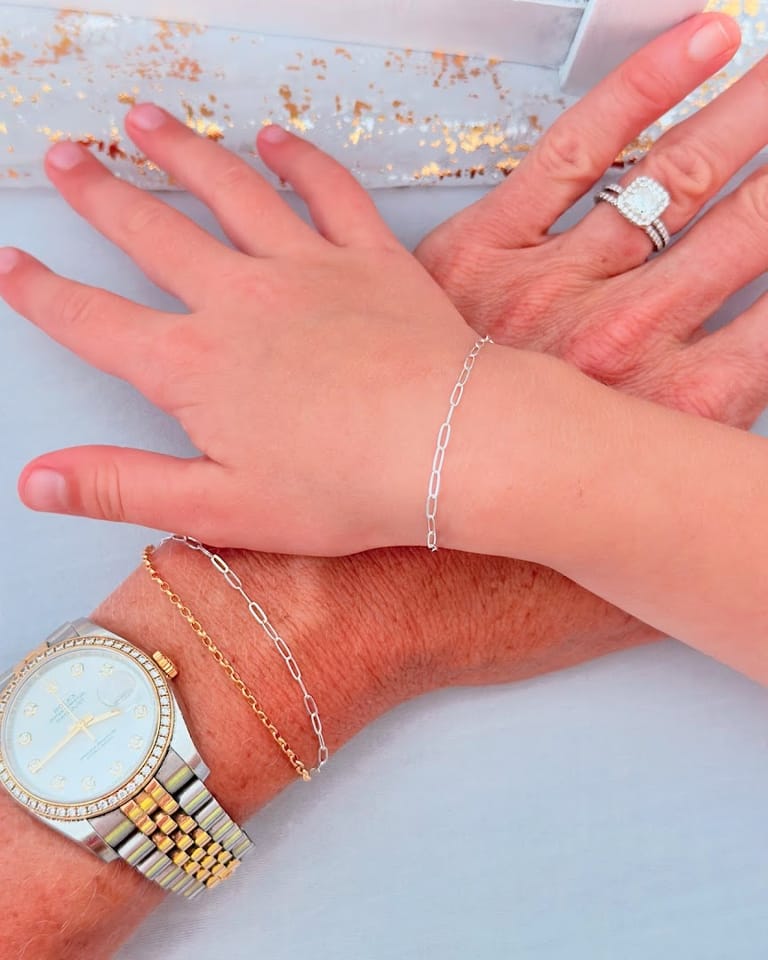 Mile High Linked | Permanent Jewelry dining area