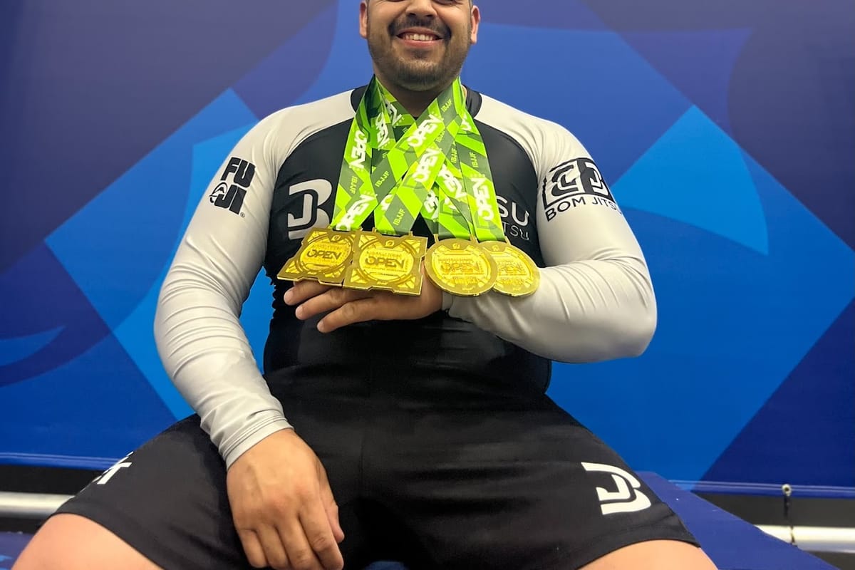 Bom Jitsu Brazilian Jiu Jitsu - The Champions Factory atmosphere and seating