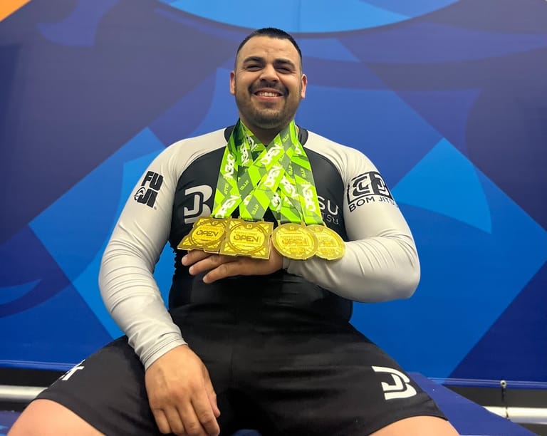 Bom Jitsu Brazilian Jiu Jitsu - The Champions Factory atmosphere and seating