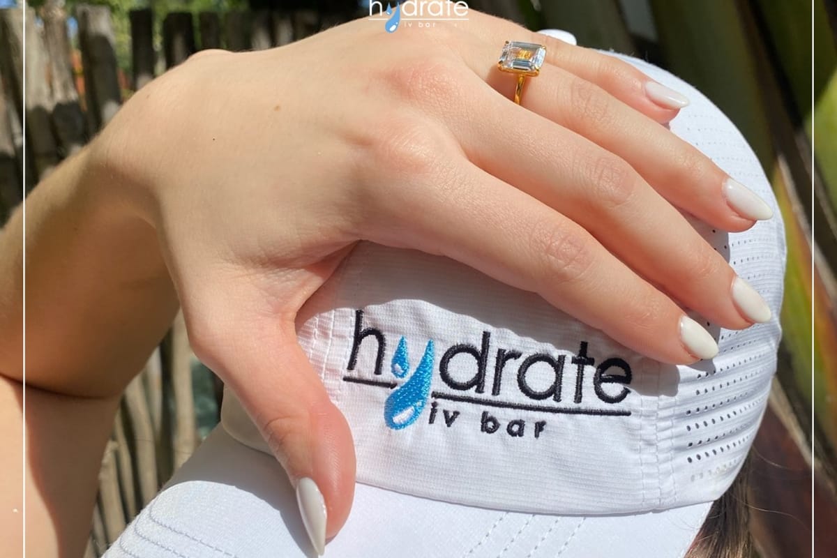 Hydrate IV Bar atmosphere and seating