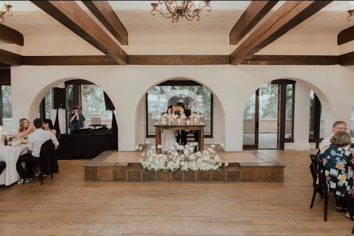 Villa Parker dining area