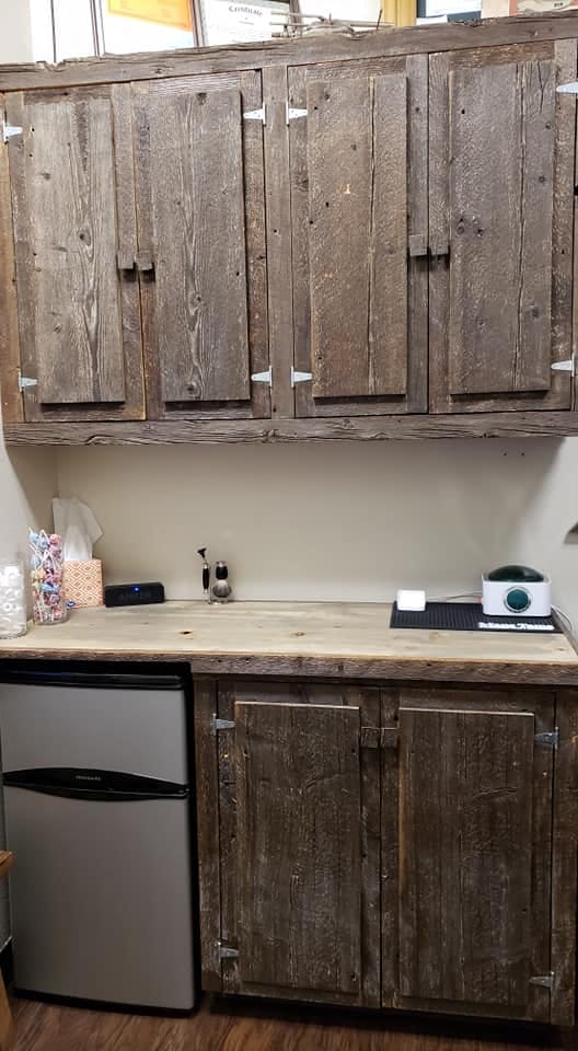 Suzie's Barbershop featured offerings