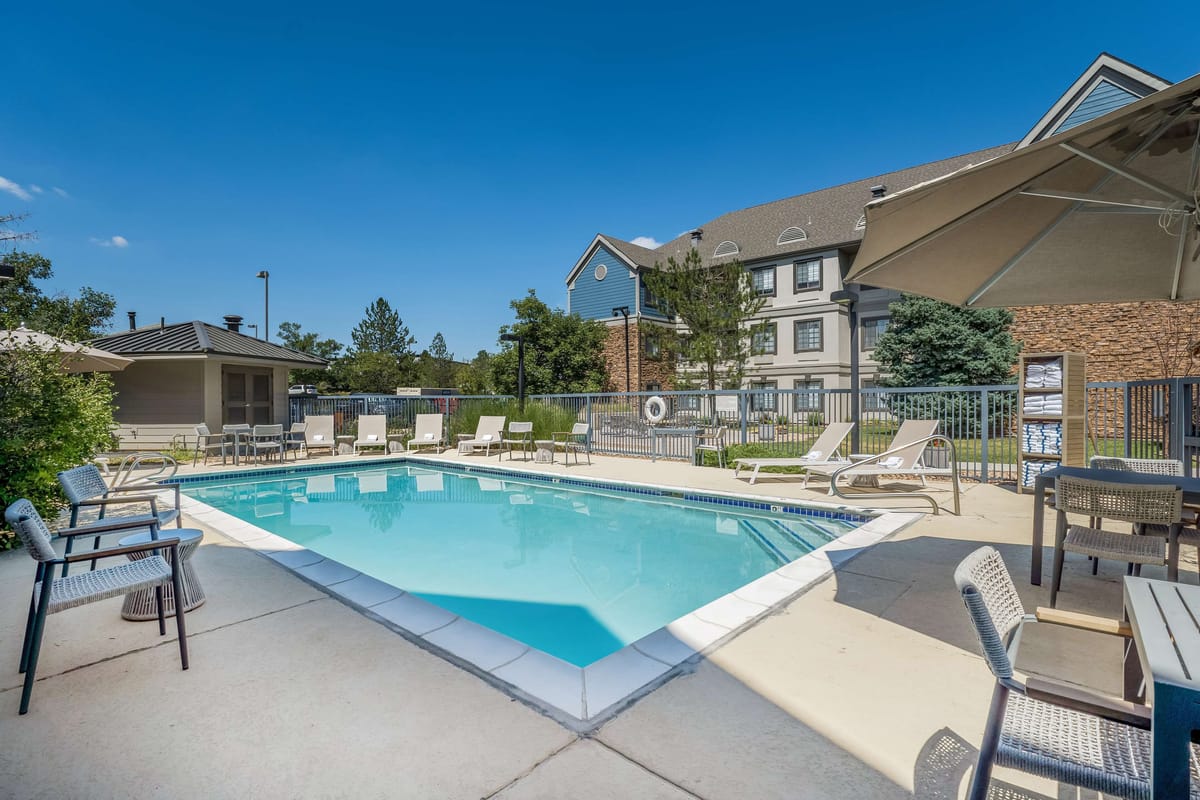 Sonesta ES Suites Denver South - Park Meadows atmosphere and seating