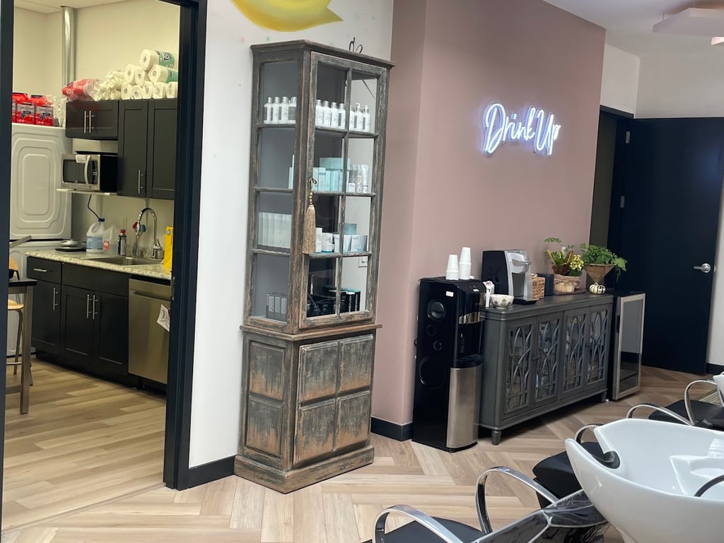 Lure Salon Lone Tree