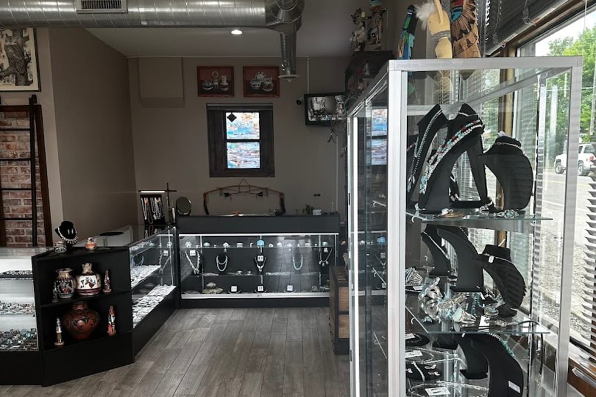 Zia Mountain Jewelry dining area