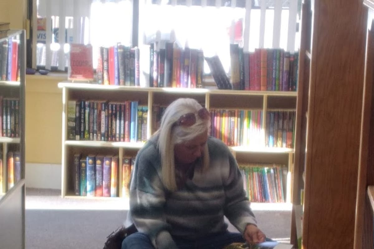 Poor Richard's Book Shoppe atmosphere and seating