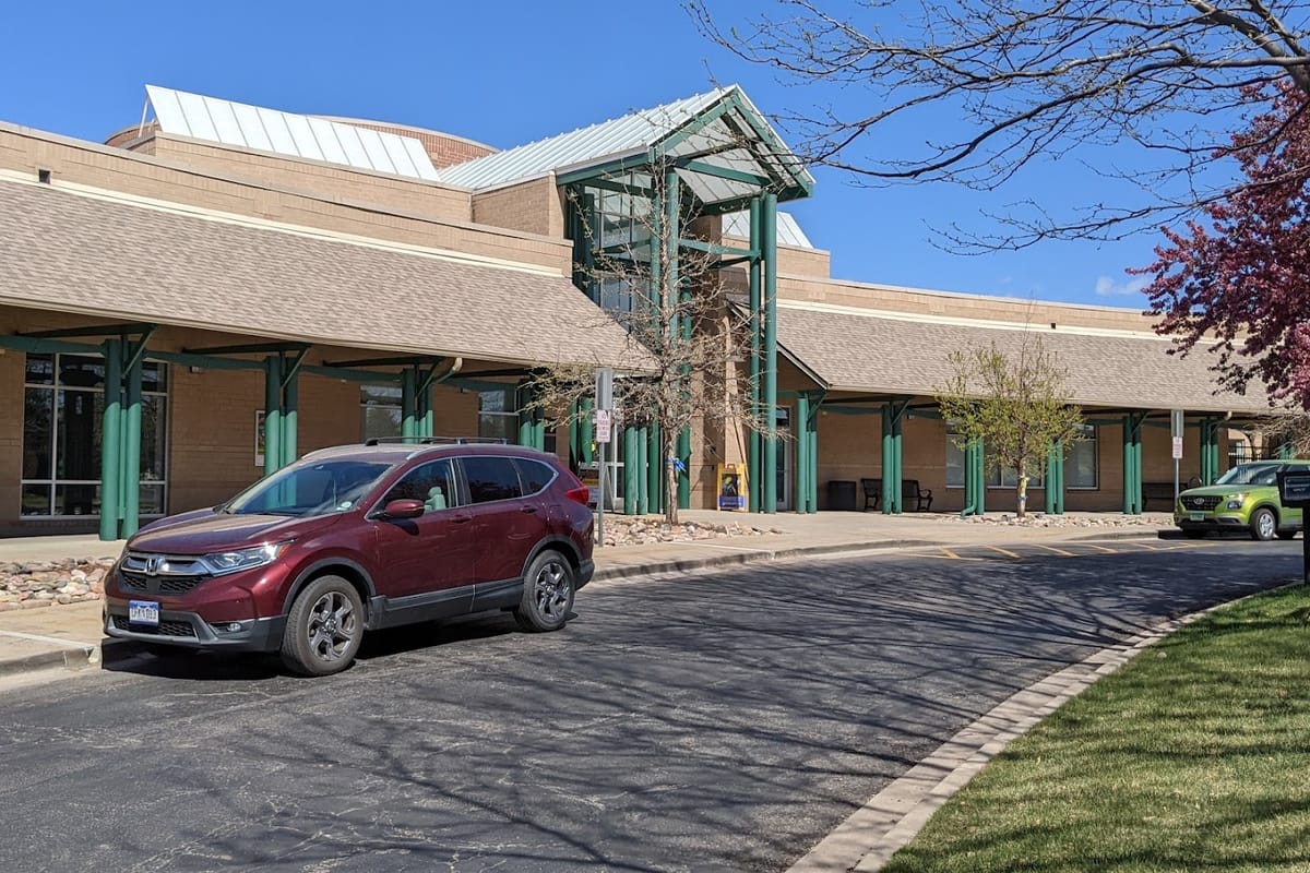 Eastridge Rec Center - Highlands Ranch Community Association dining area