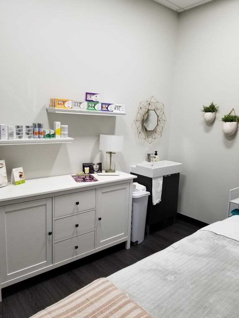 Aura Acne Clinic featured offerings