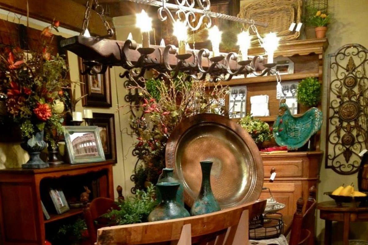 Wild Petals Home Decor atmosphere and seating