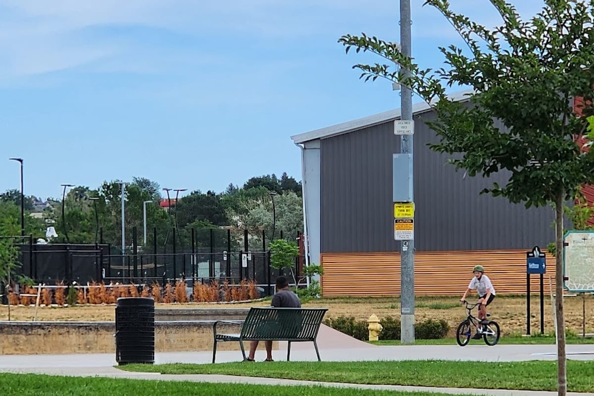 Railbender Skate & Tennis Park dining area